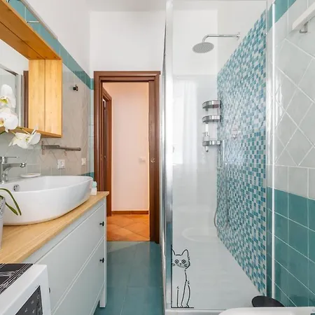Nostromondo-playful & Modern In The Heart Of Pigneto Apartment