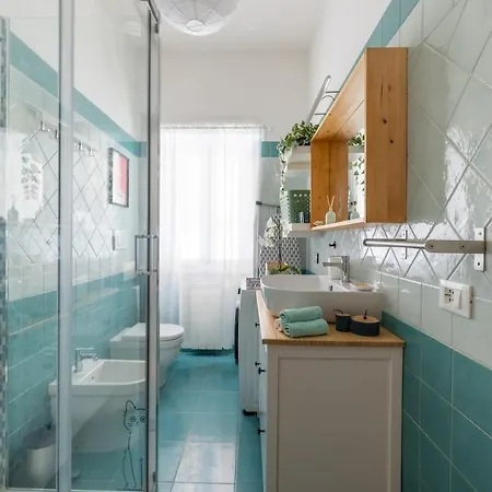 Nostromondo-playful & Modern In The Heart Of Pigneto * Rom